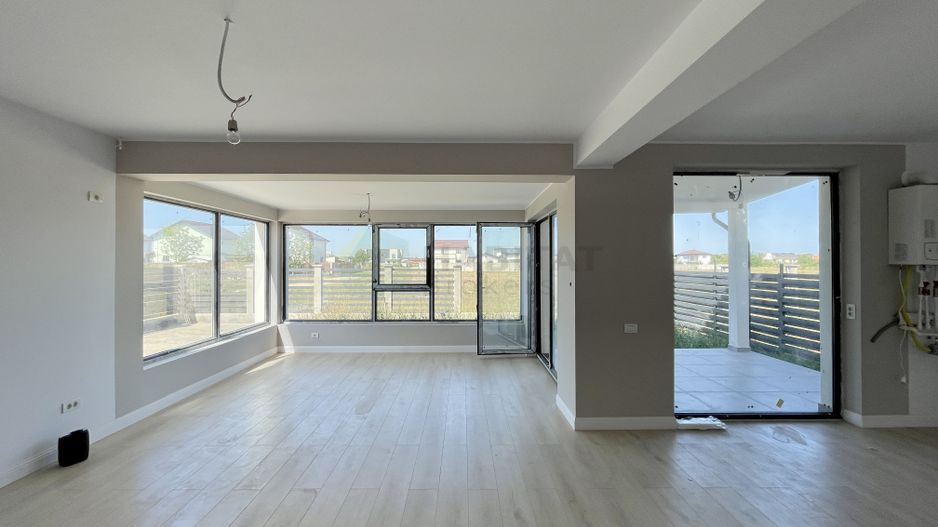 Vila in ansamblu in Tunari | Individuala, 5 camere. - Poză 1