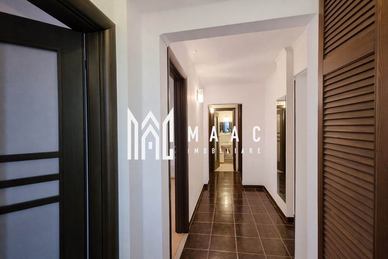 Apartament 4 Camere | 2 bai | 2 balcoane | Pivnita | Central - Poză 5