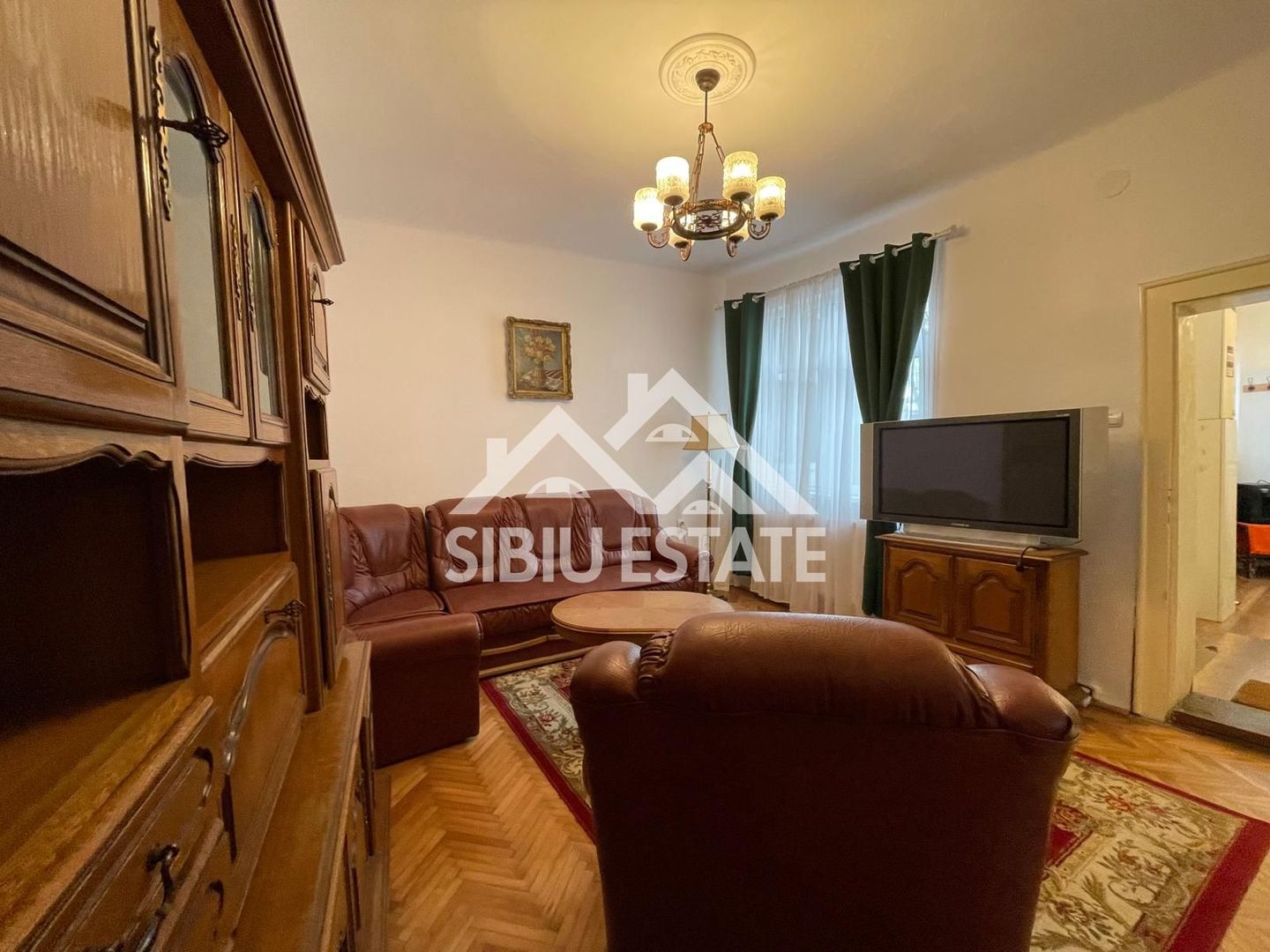 Apartament de vanzare cu 2 camere Zona- Centrul Istoric - Poză 2