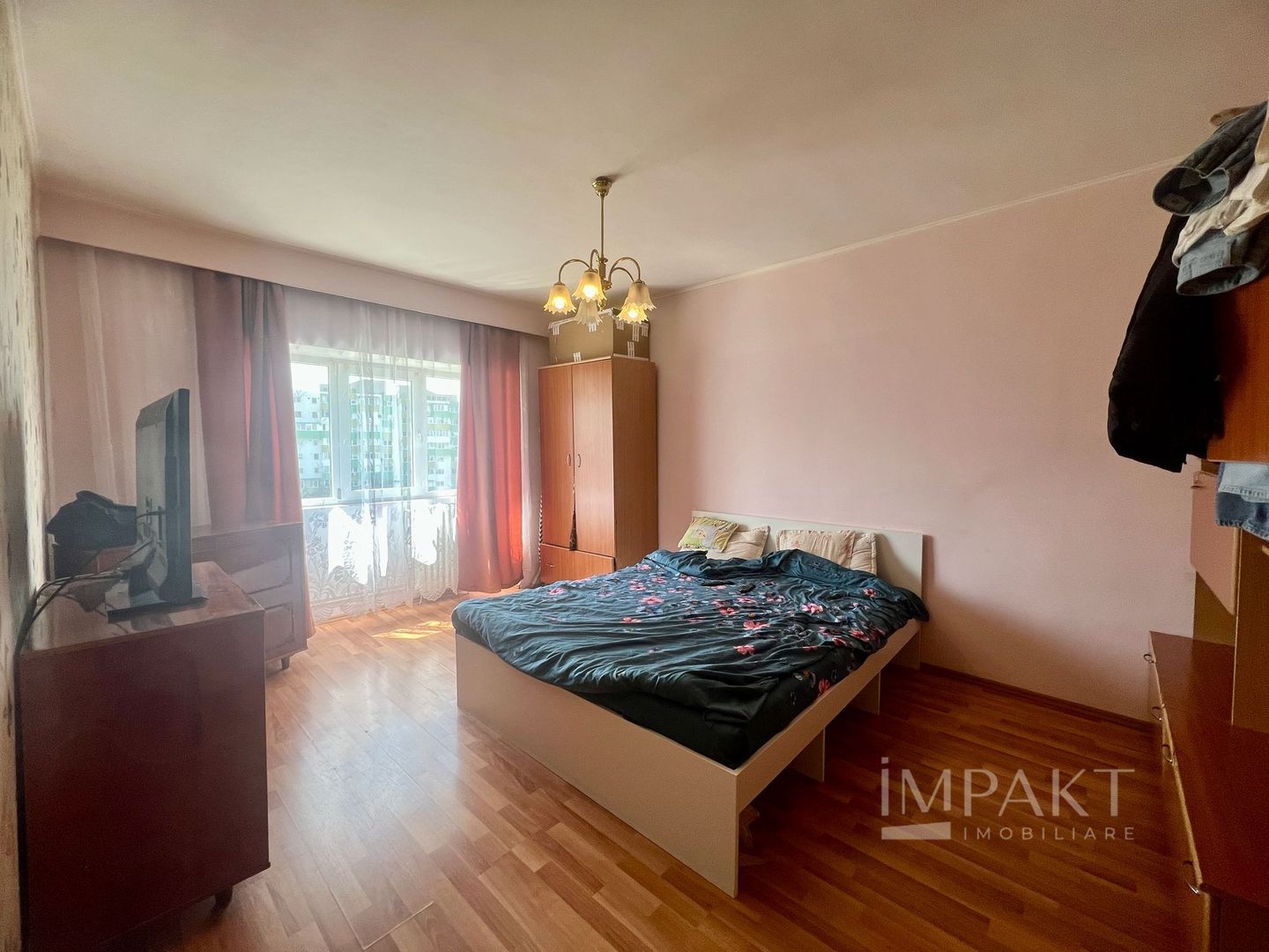 Apartament cu 3 camere decomandate in zona Primaverii - Poză 1