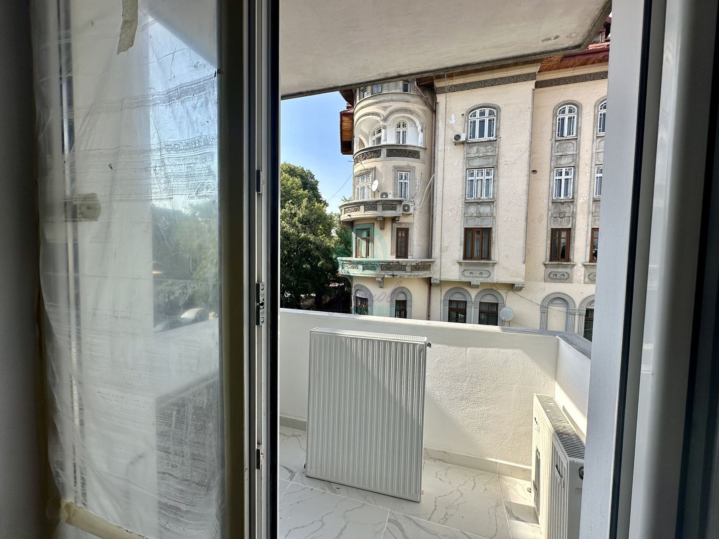 2 camere RENOVATE zona Calea Calarasilor - Piata Sfantul Stefan - Poză 3