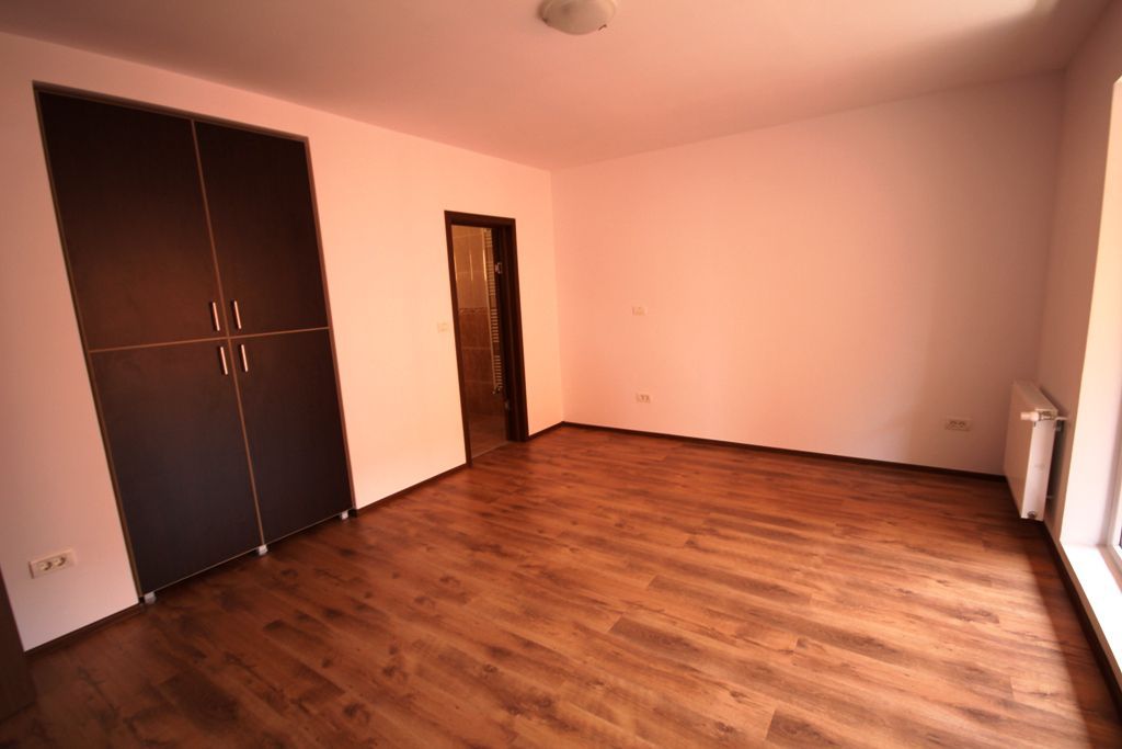 Vila spatioasa  nemobilata zona Elisabetin - Poză 15