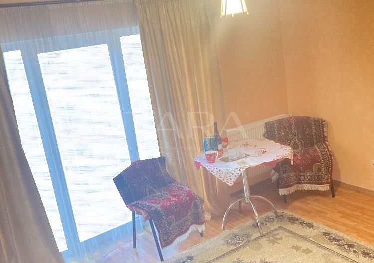 Apartament in zonă liniștită, aproape de stația de autobuz! - Poză 2