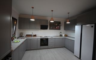 Modern si primitor - Poză 42