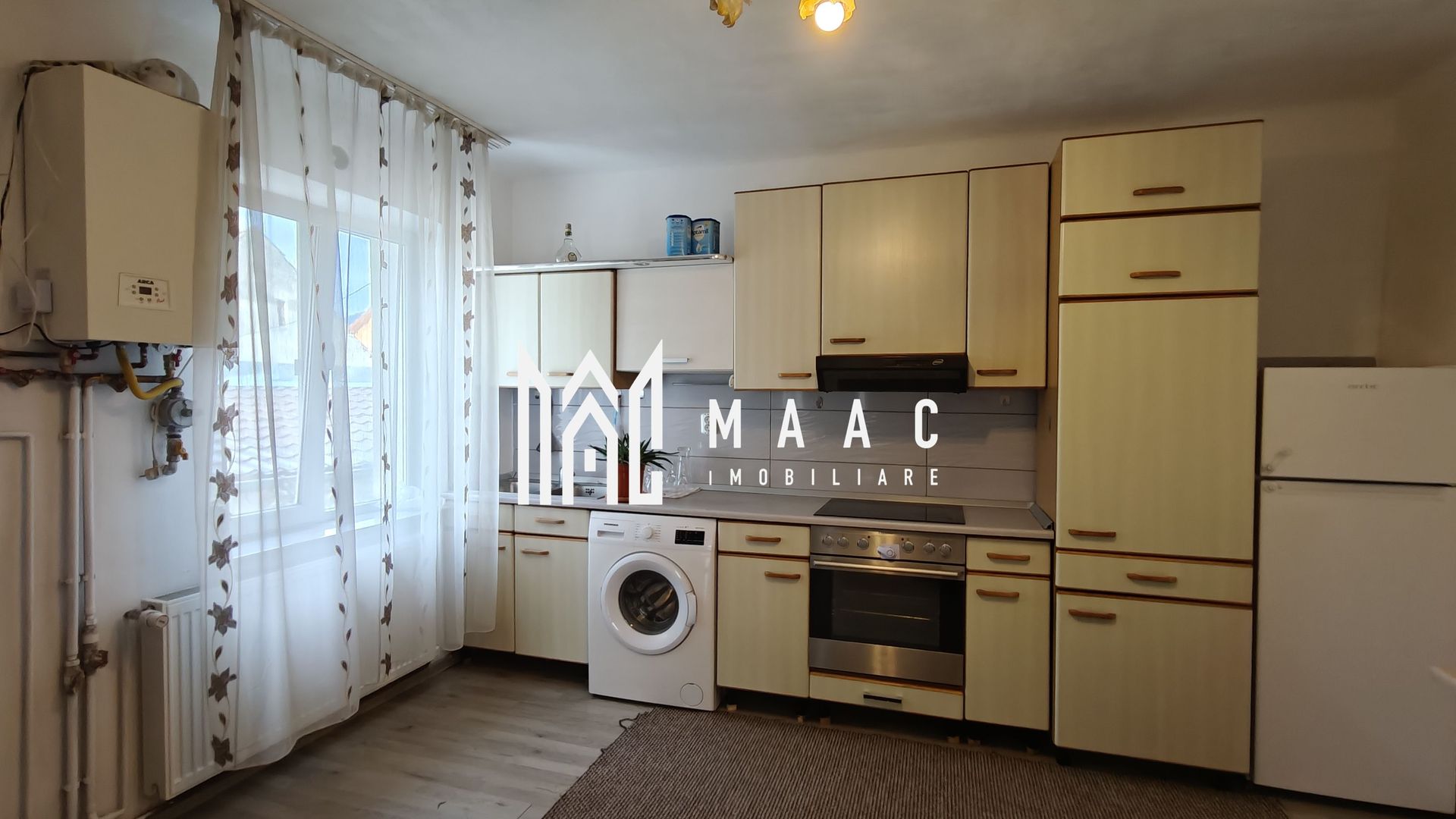 Casă 2 corpuri I 100 mpu  I Teren 970 mp I Front 25m I Săcel - Poză 2