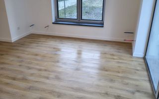 Apartament cu 2 camere 49,35 mp + 21,35 mp terasele + loc de parcare - Busteni - Poză 4