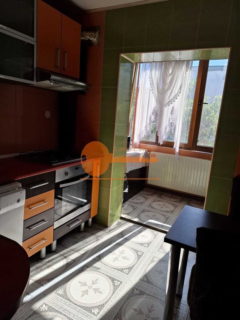 Apartament cu 3 camere in zona Pacii(Bloc Reabilitat-Centrala Proprie) - Poză 3