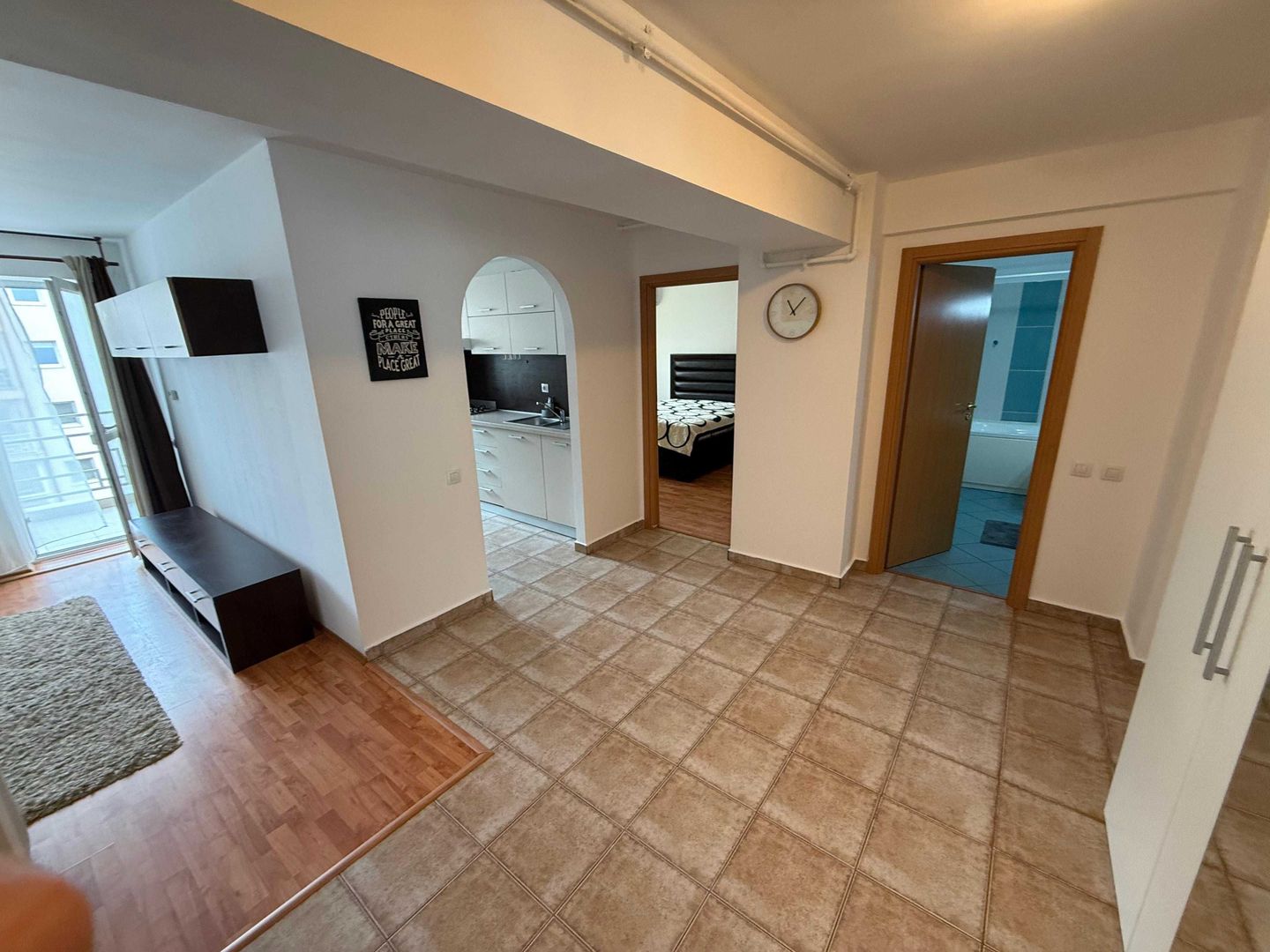 Apartament luminos 2 camere.  Cu Centrala. Complex Confort Park. Delta Vacaresti - Poză 4