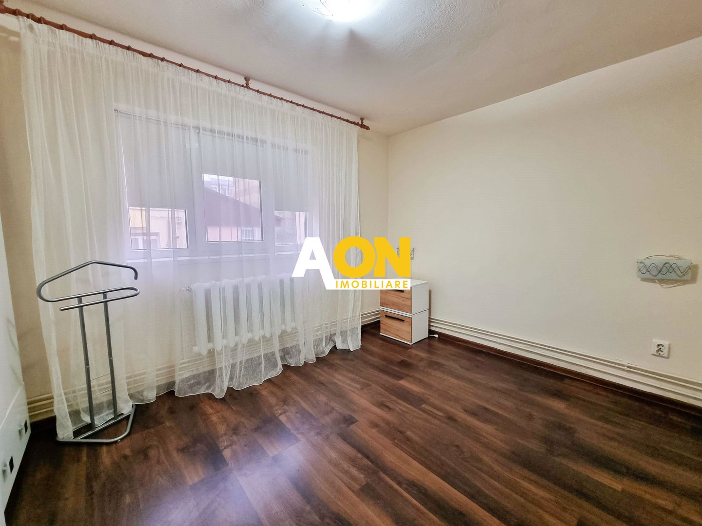 Apartament cu 2 dormitoare, renovat, mobilat, parter inalt, Cetate - Poză 5