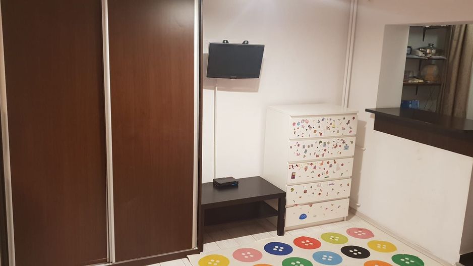 GARSONIERA - CRANGASI, BUCATARIE INCHISA, MOBILAT/UTILAT MODERN - Poză 2