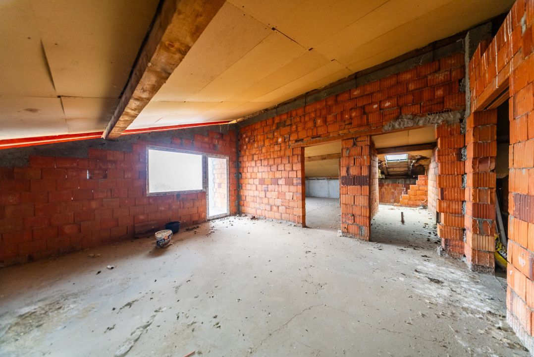 Casa caramida P+M, Vinga, cu potential spatiu comercial - Poză 17