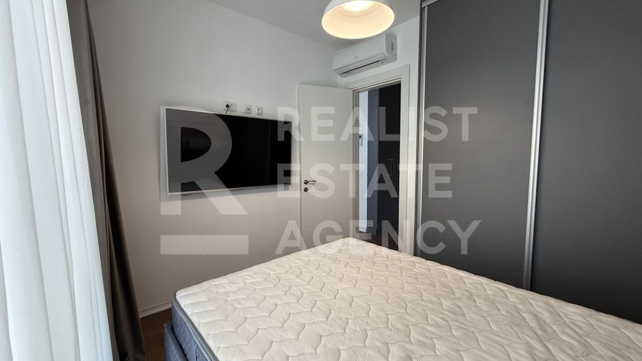 Chirie - Apartament cu terasă și priveliște spre Parcul Verdi - Poză 6