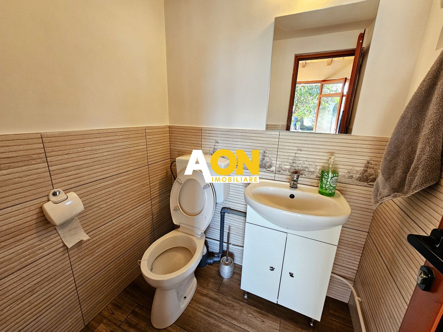 Casa renovata, 4 camere, 2 terase, mobilata, utilata, 568 mp teren - Poză 6