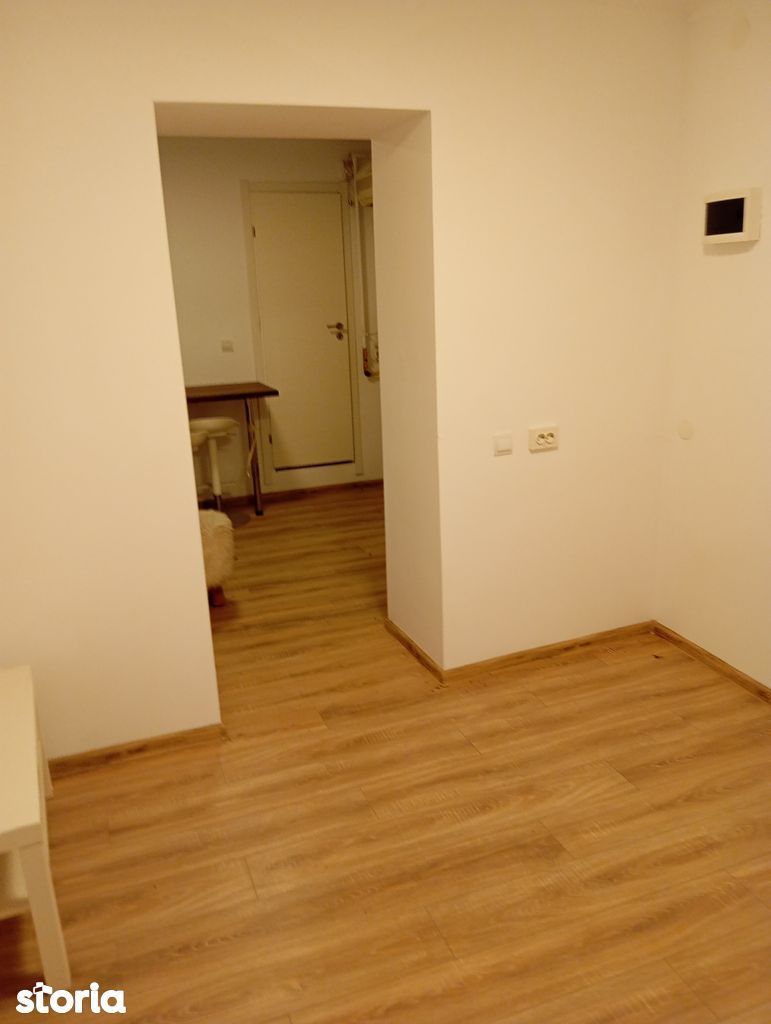 Garsoniera renovata, centrul vechi, centrala proprie, imobil fara risc - Poză 5