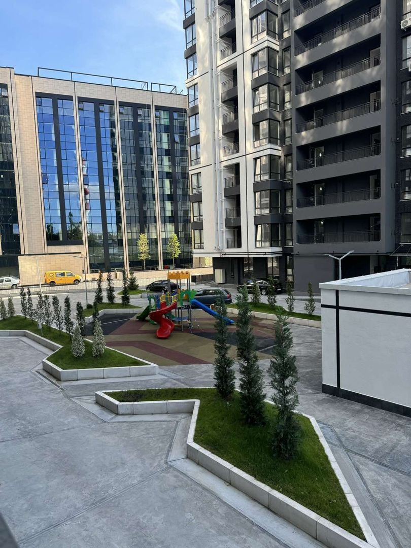 Apartament cu 3 camere - Poză 1
