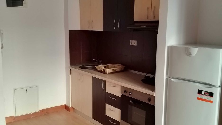 BRASADAS vinde garsoniera RENOVATA 27mp etaj 1 Bdul. Closca. - Poză 1