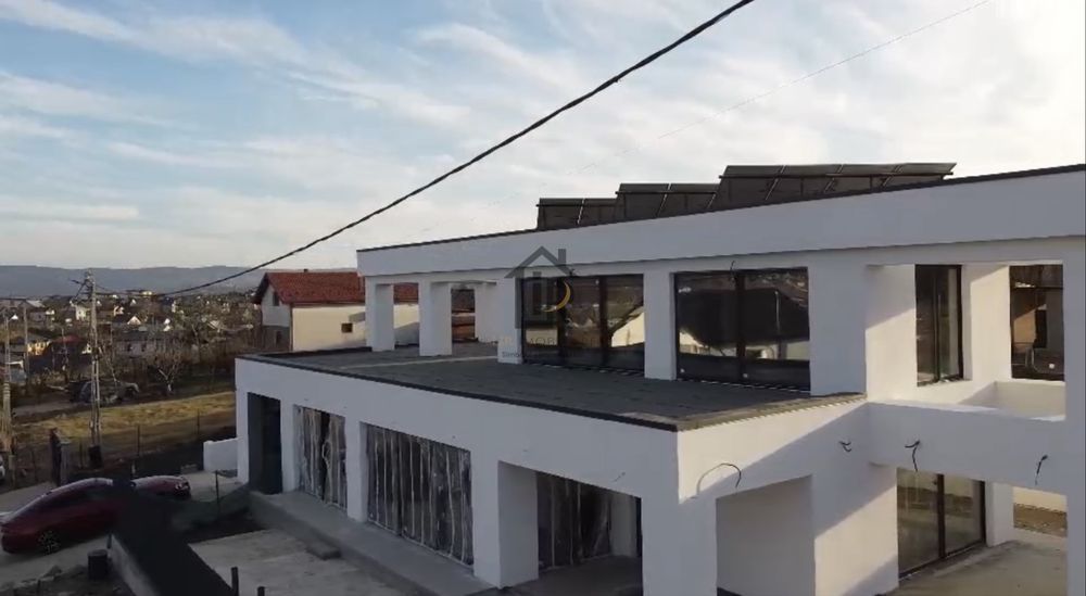 VILĂ superba – STIL MEDITERANEAN CU PRIVELIȘTE LA LAC - Poză 2