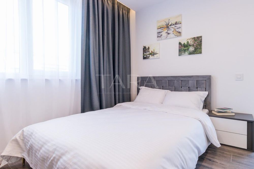 Apartament modern cu 3 camere,  balcon de 10mp și 2 locuri de parcare. - Poză 6