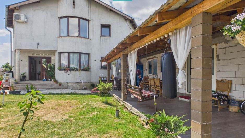 Casă 225 mp cu teren 1.482 mp în Leș - Poză 1