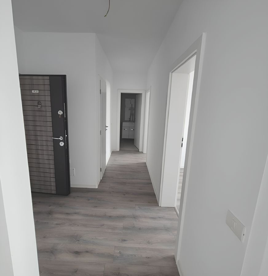 Apartament cu 3 camere, bloc nou, et.1, Centru - Poză 5