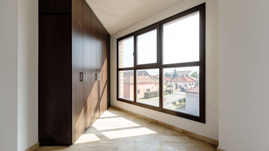 Clădire comercială în zona Grădiște. - Poză 52