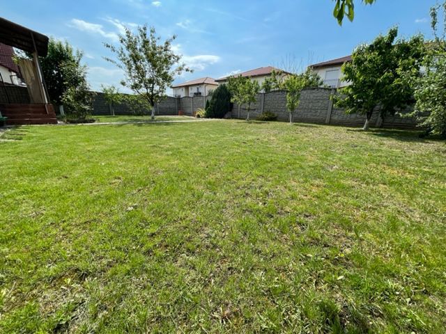 Pretabila pentru doua familii - Poză 1