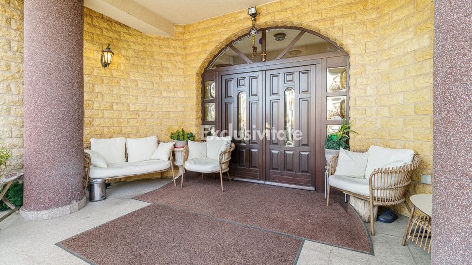 Vila impresionata 550mp util, 300mp teren - Poză 27