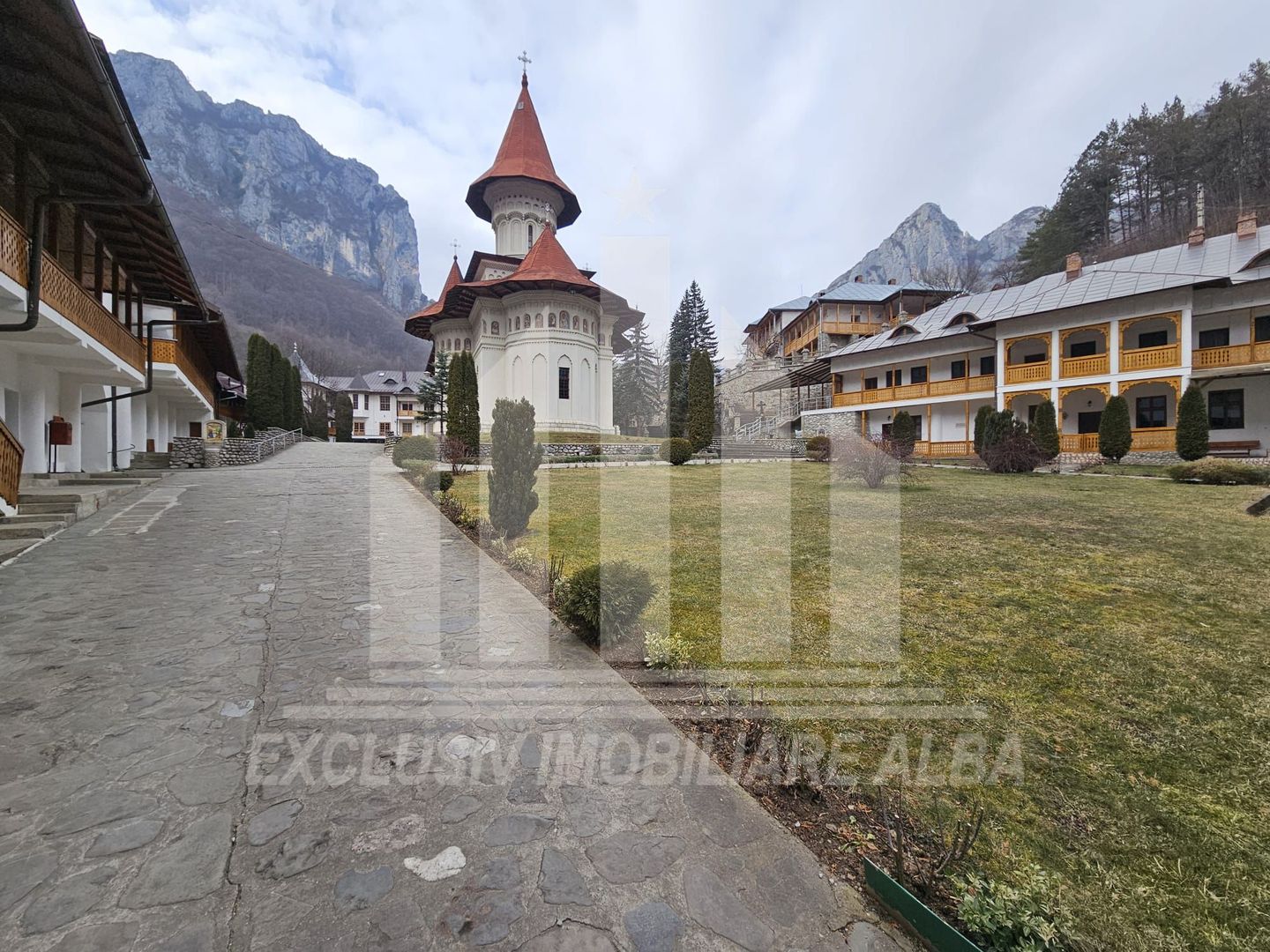 Casa de vacanta cu potential de Pensiune Turistica, Ramet - Poză 16