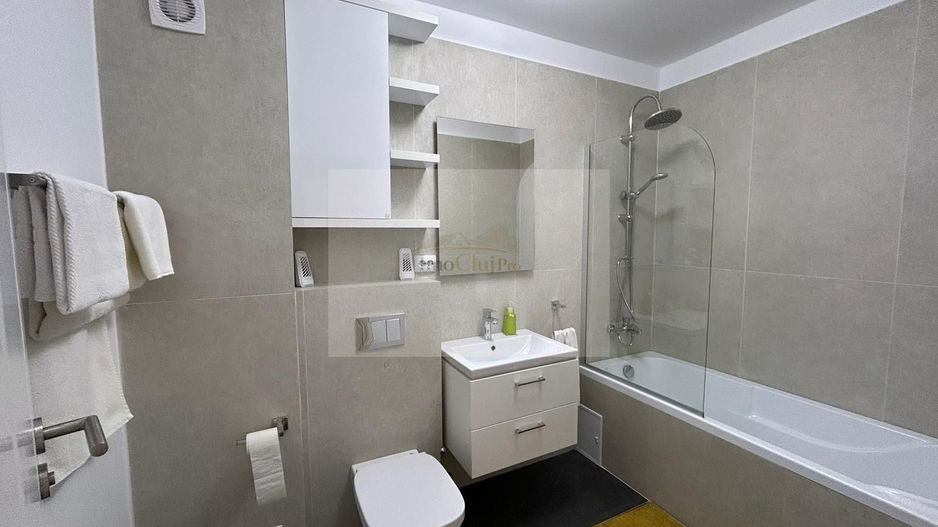 Inchirere apartament 2 camere-zona Terra-parcare-Floresti - Poză 6