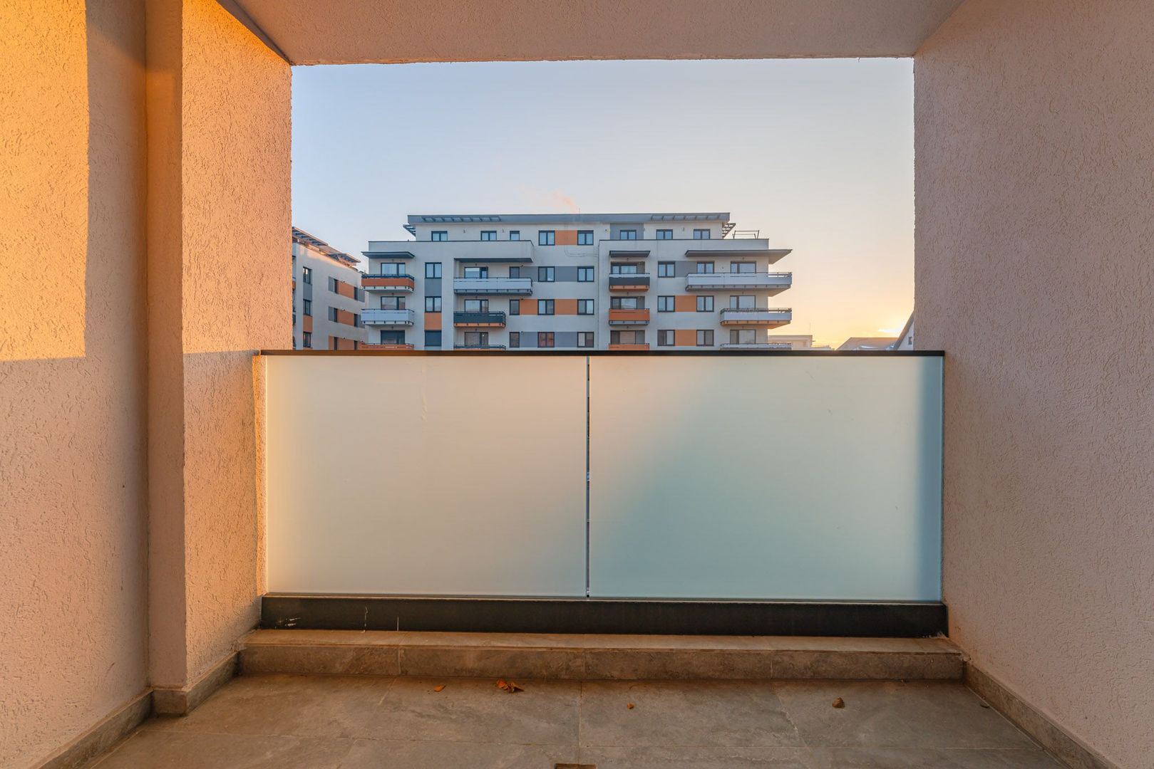 Apartament 2 camere de închiriat în Maurer Villas cu loc de parcare - Poză 13