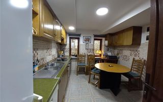 Apartament 3 camere -demisol -zona centrala - Poză 7
