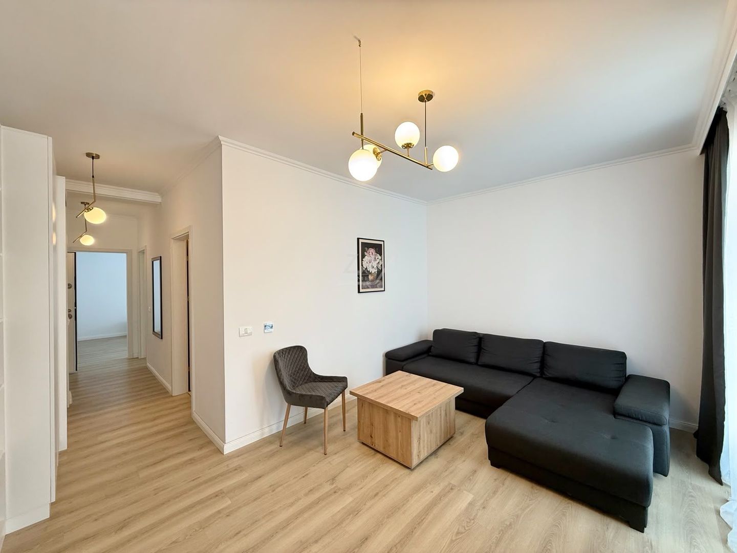 Comision 0! Mobilat si utilat complet. Bloc tip vila cu 6 apartamente si piscina - Poză 2