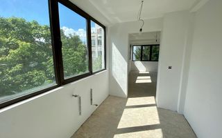 Refugiu Urban cu Eleganță Clasică – Vilă Renovată în Inima Primăverii - Poză 13