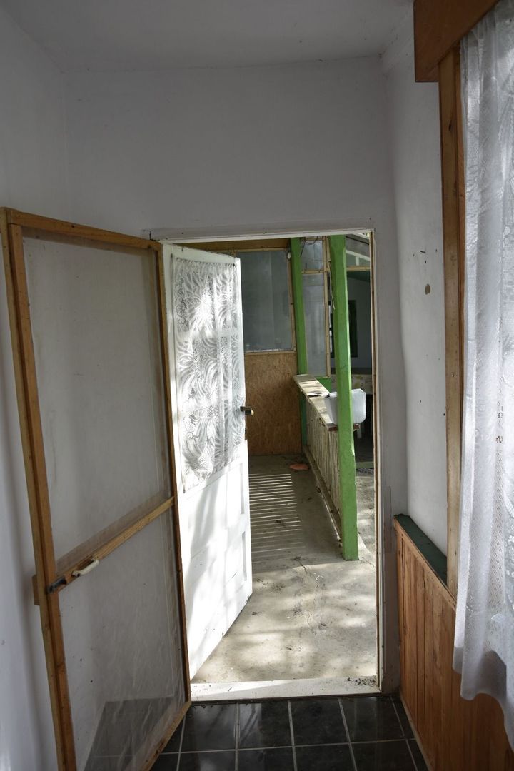 CASĂ TRADIȚIONALĂ CU GRĂDINĂ GENEROASĂ ȘI VIE – ISACCEA, JUD. TULCEA - Poză 13