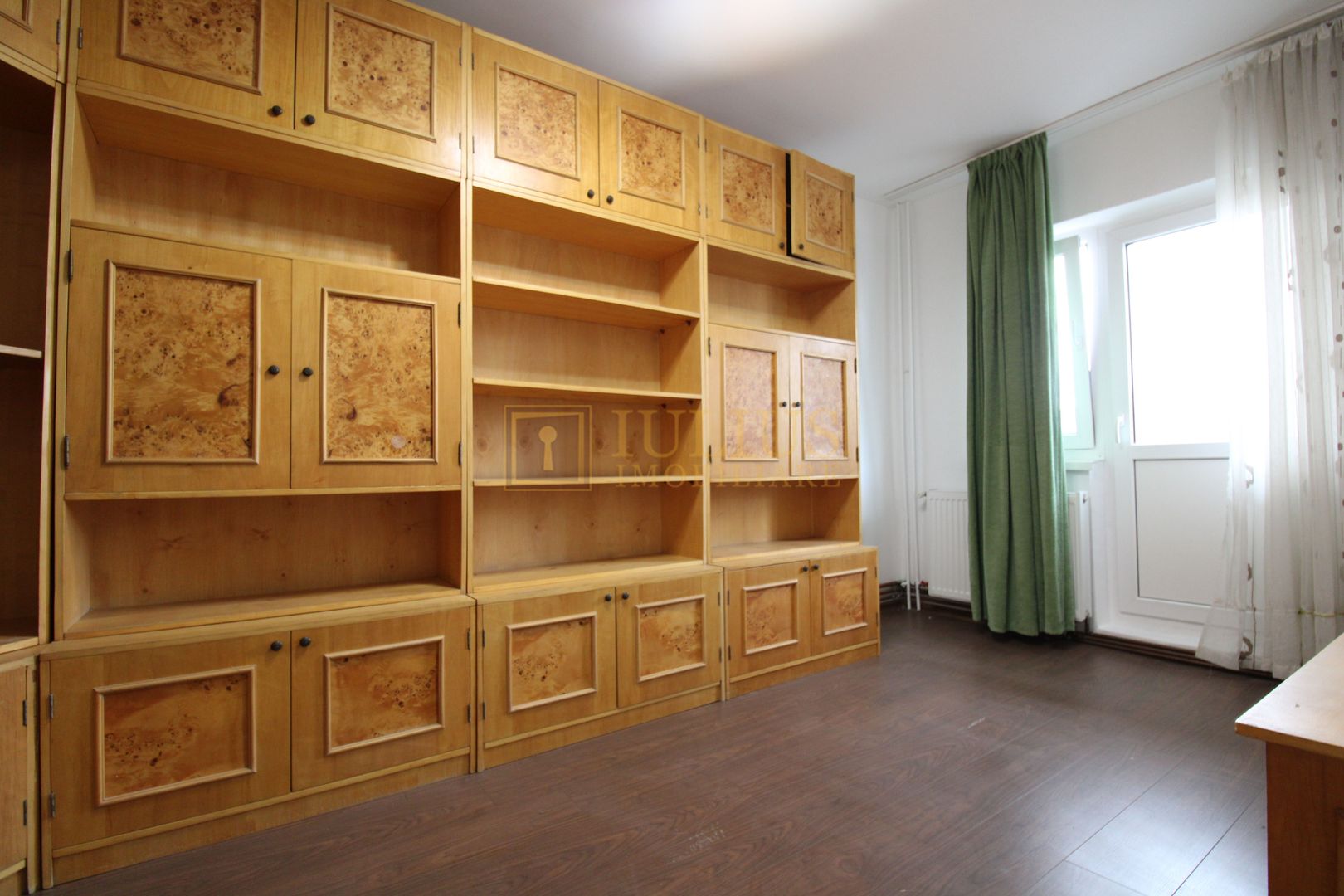 Zona Lipovei, 4 camere + 2 bai, centrala proprie - Poză 13