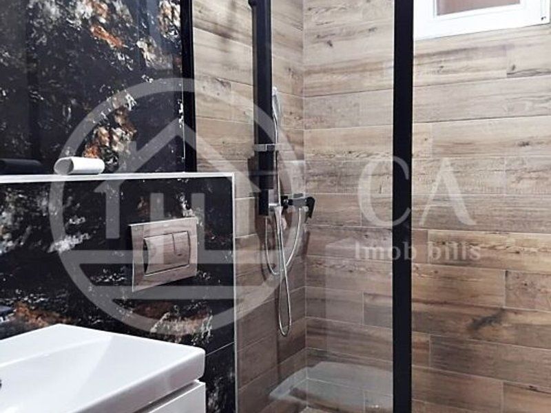 Casa de vanzare cu 4 camere in zona Matei Corvin, Oradea - Poză 9