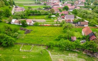Casa traditionala + 8.500 mp teren, intravilan, Sinca Noua, Brasov - Poză 1