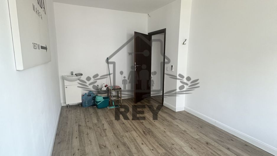 Imobil 3 niveluri, renovat, cu spațiu comercial si 2 ap.- Bd. Victoriei - Poză 4