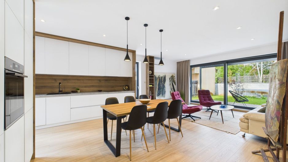 Casă modernă și elegantă, mobilată și utilată - Poză 2