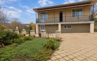 Casă 210 m² cu 5 dormitoare și teren 10 ari – Euroreparație | Drochia, str. Grigore Ureche - Poză 6