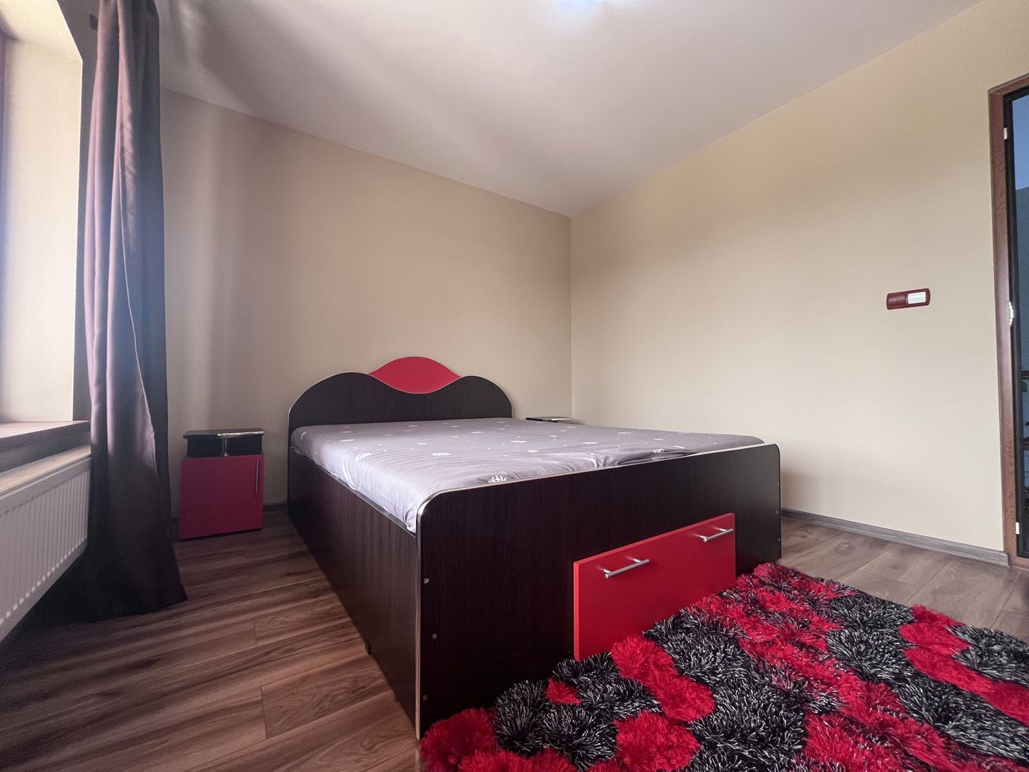 Casa de vânzare în Vulcana Pandele, la o distanță mica de oraș! - Poză 15