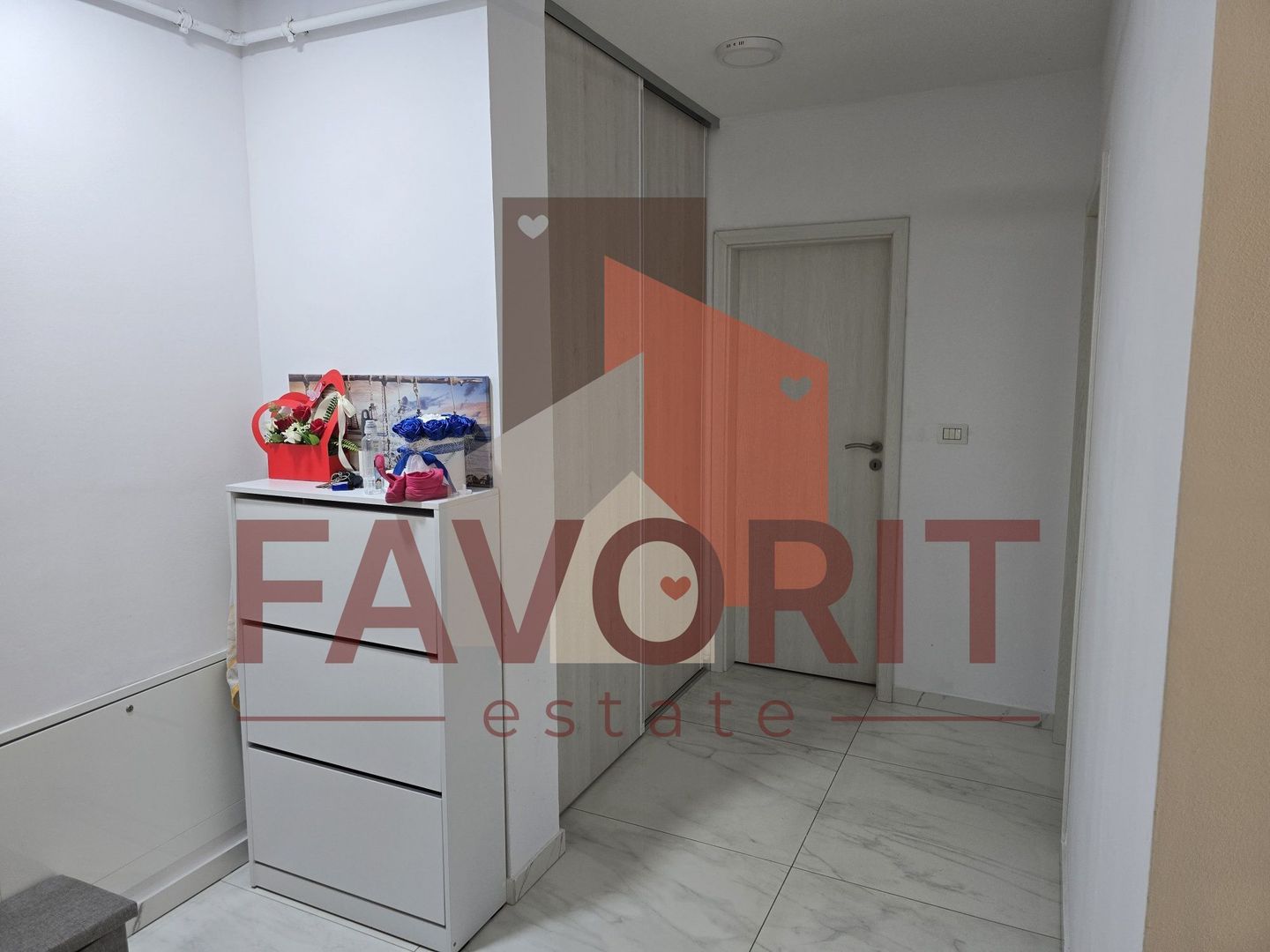 Mobilat si utilat. La 2 pasi de Benzinaria Eso. - Poză 4