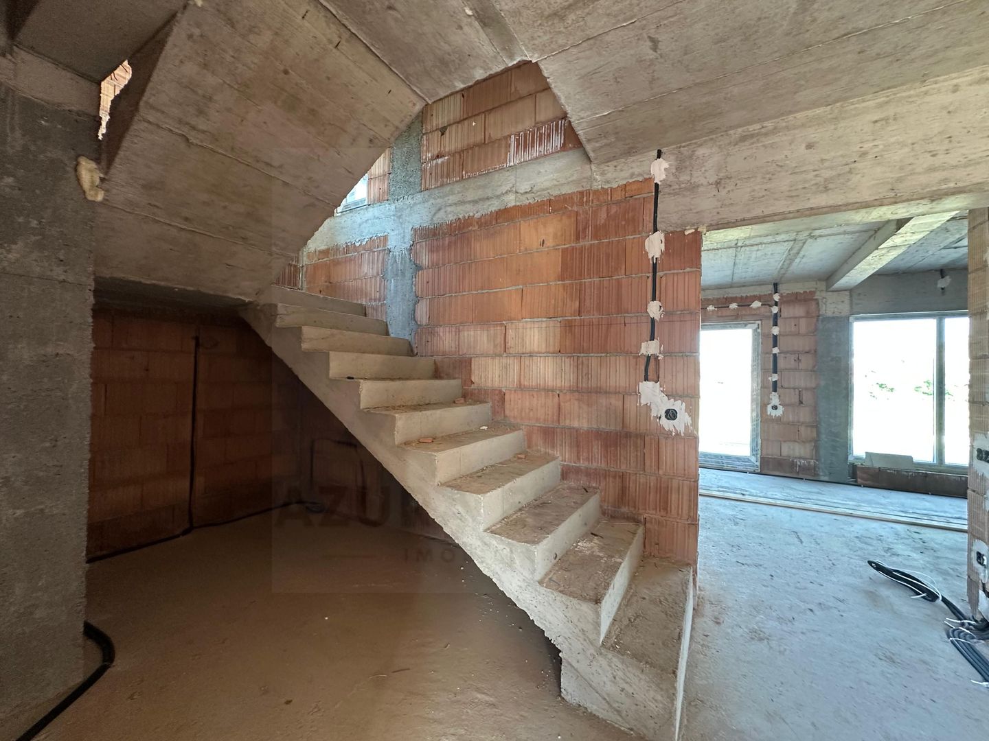 Casă tip duplex curte 350 mp 120 mp utili terasa 22 mp Sura Mare - Poză 15