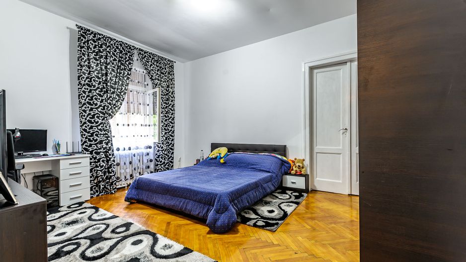 Apartament cu 2 camere, ultracentral, etajul 1 - Poză 3