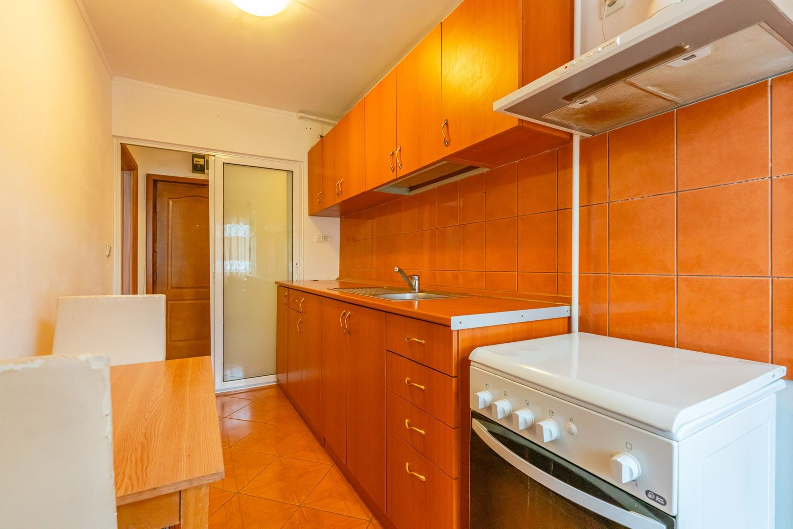 Garsonieră de 32 mp cu bucătărie separată, parter,  zona Piața Astra - Poză 9