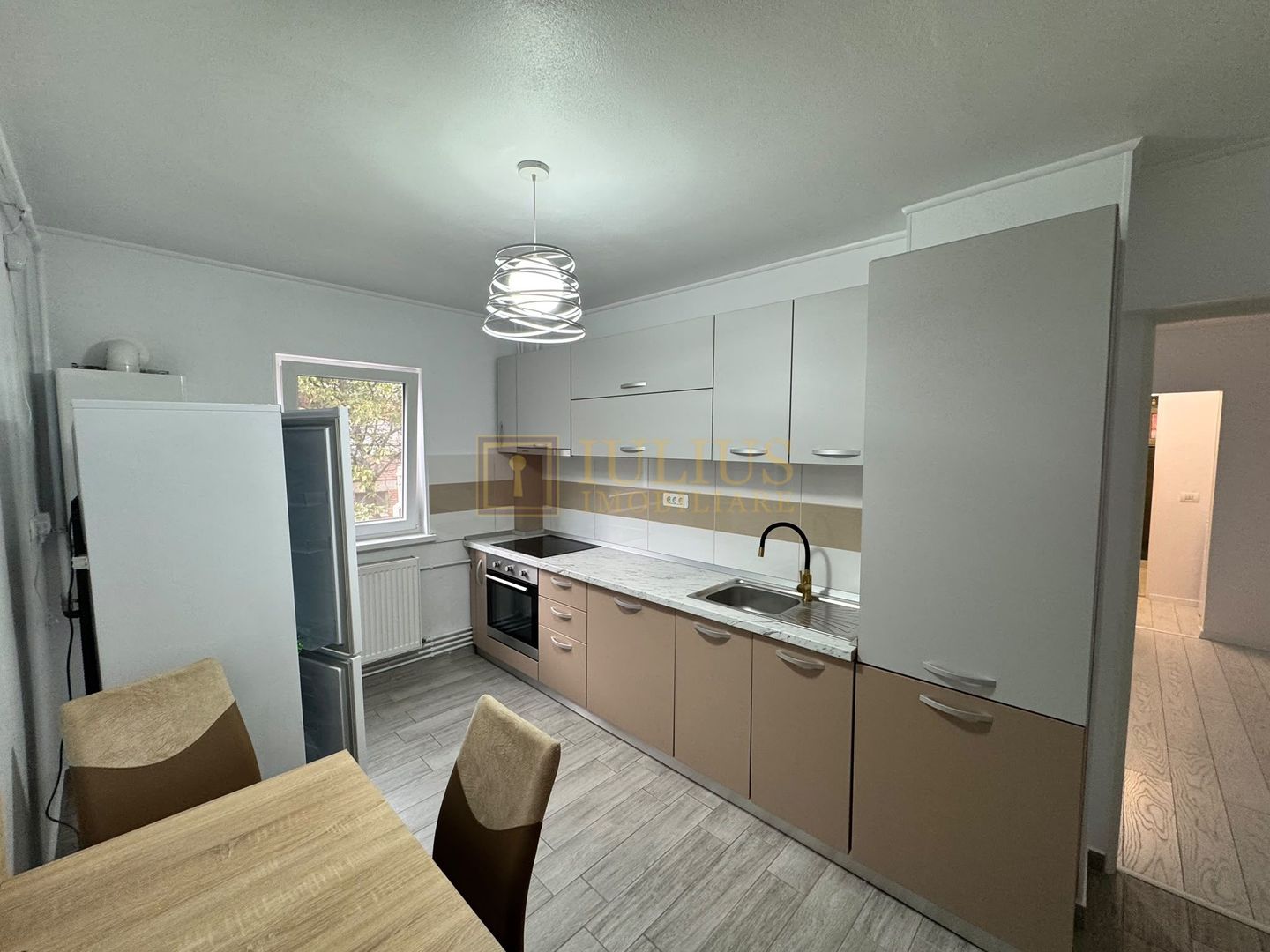 ARADULUI| 2 camere| etaj 1| centrala proprie| confort 1 - Poză 7