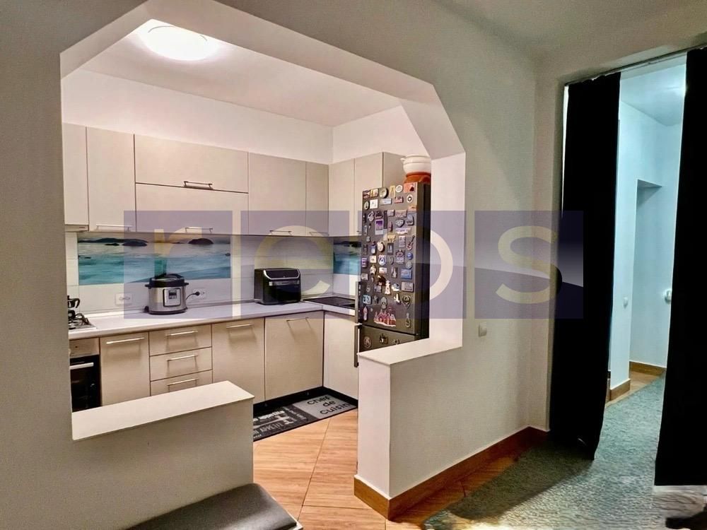 VILA P+1+M APARATORII PATRIEI - Poză 1