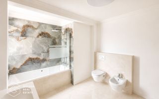 Apartament premium, zona Subcetate, 3 camere, 2 bai, loc parcare, sala, piscina - Poză 8