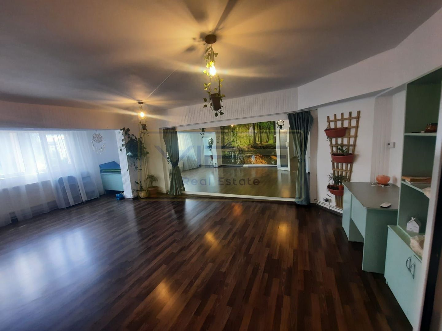 Spatiu 140mp- Posta Pacurari- parter+ mezanin - la Bulevard ! - Poză 1