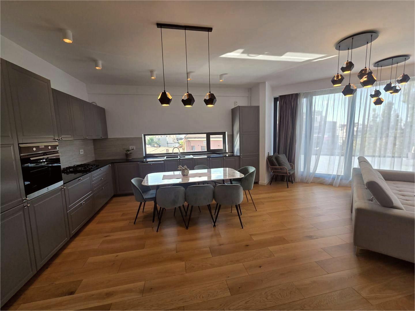 Penthouse 4 camere LUX, vedere parc Cazzavillan, 2 locuri parcare - Poză 2
